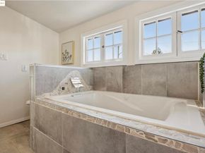 2749 E 17th St, Oakland CA 94601