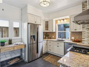 2749 E 17th St, Oakland CA 94601