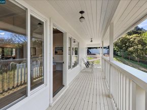 6 Del Valle, Orinda CA 94563