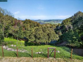 6 Del Valle, Orinda CA 94563