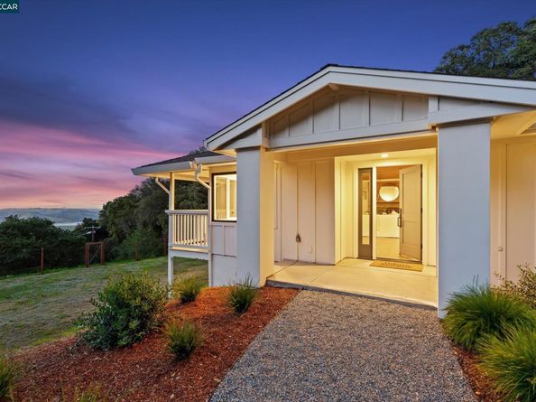 6 Del Valle, Orinda CA 94563