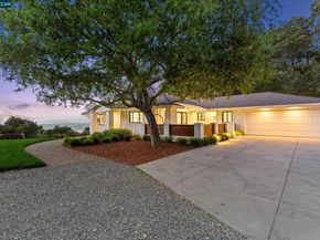 6 Del Valle, Orinda CA 94563