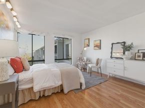 6 Commodore Dr C450, Emeryville CA 94608