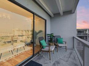 6 Commodore Dr C450, Emeryville CA 94608