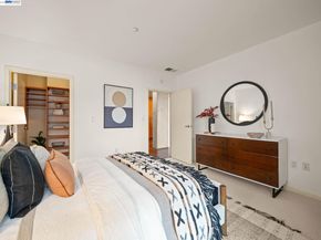 428 Alice St 336, Oakland CA 94607