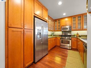 428 Alice St 336, Oakland CA 94607