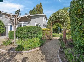 218 Mountaire Cir, Clayton CA 94517
