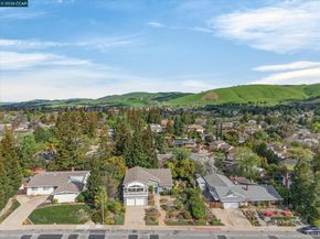 218 Mountaire Cir, Clayton CA 94517