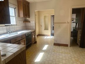 2533 Harrington Ave, Oakland CA 94601