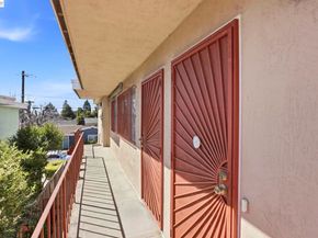 2550 Damuth St, Oakland CA 94602
