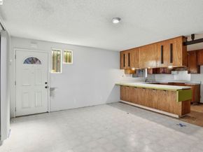 2550 Damuth St, Oakland CA 94602