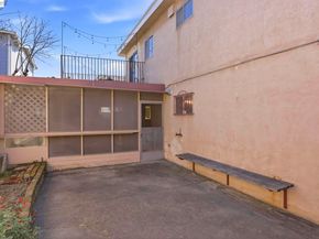 2550 Damuth St, Oakland CA 94602