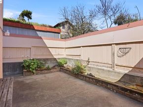 2550 Damuth St, Oakland CA 94602