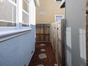 1082 16th St, Oakland CA 94607