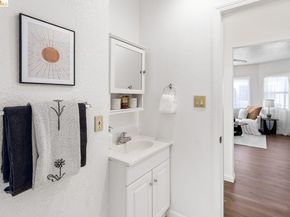 1082 16th St, Oakland CA 94607