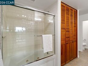 7875 Skyline Blvd, Oakland CA 94611