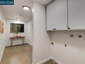 7875 Skyline Blvd, Oakland CA 94611