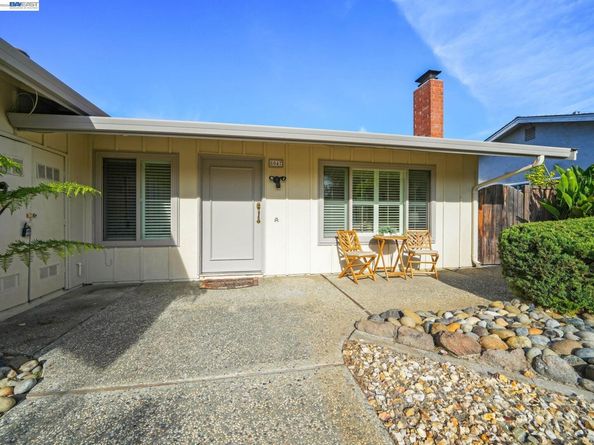 8047 Del Monte Ave, Newark CA 94560