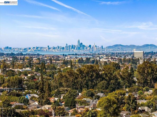 1356 Scenicview Dr, San Leandro CA 94577