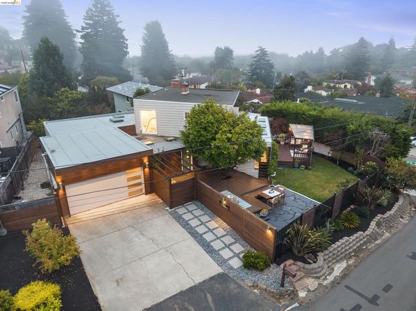 5800 Saint Paul Ct, Oakland CA 94618