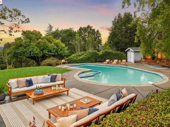 68 Lambeth Sq, Moraga CA 94556