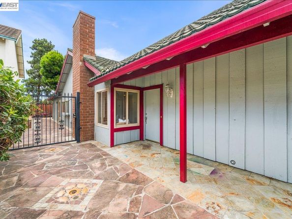 5168 Dryden Ct, Newark CA 94560