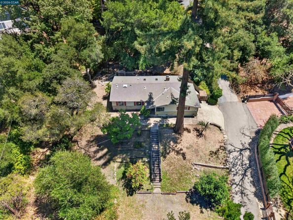 3 Shadow Creek Ln, Orinda CA 94563