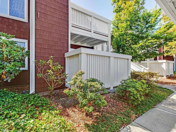 135 Bayside Ct, Richmond CA 94804