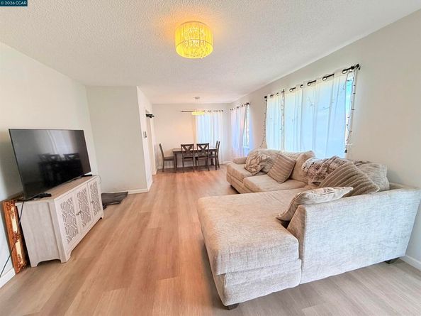 238 Fitzpatrick Rd, Oakland CA 94603