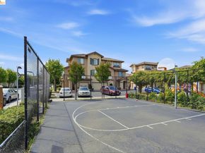214 Carmel St, San Pablo CA 94806