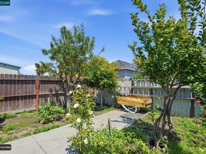 682 8Th St, Richmond CA 94801