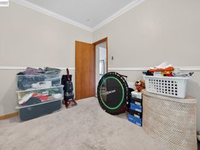 9012 Burr St, Oakland CA 94605