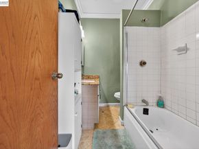 9012 Burr St, Oakland CA 94605