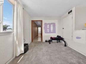 9012 Burr St, Oakland CA 94605