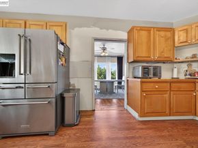9012 Burr St, Oakland CA 94605