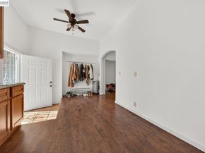 9012 Burr St, Oakland CA 94605
