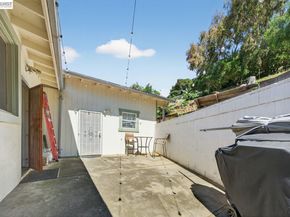 9012 Burr St, Oakland CA 94605