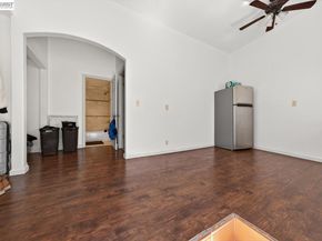 9012 Burr St, Oakland CA 94605