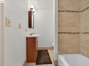 9012 Burr St, Oakland CA 94605