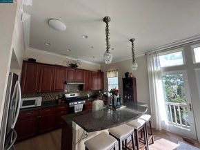 2144 Railroad Ave, Hercules CA 94547