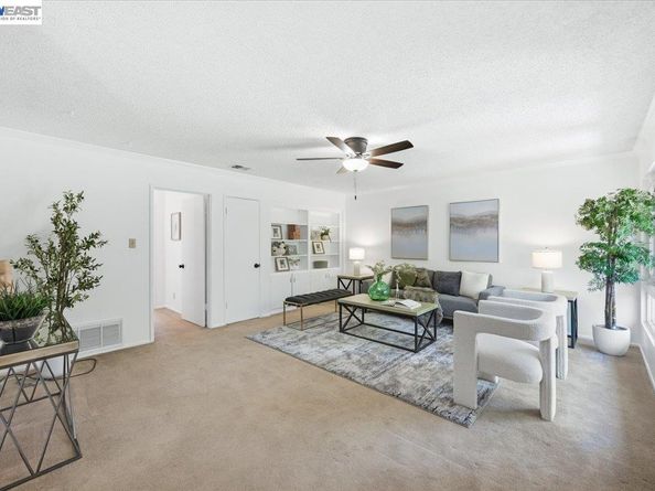 3033 Los Prados Street 230, San Mateo CA 94403