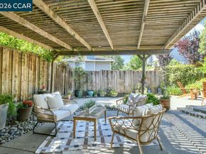 2246 Bridgeport Way, Martinez CA 94553