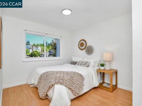 2246 Bridgeport Way, Martinez CA 94553