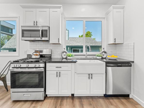 2832 Summit St, Oakland CA 94609