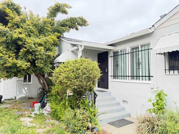1267 101St Ave, Oakland CA 94603