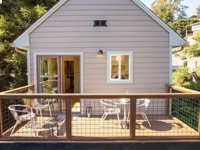 7403 Skyline Blvd, Oakland CA 94611