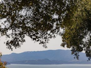 7403 Skyline Blvd, Oakland CA 94611