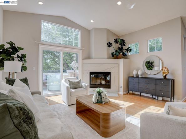 112 Camerota Way, Redwood City CA 94065