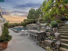 1089 Rahara Dr, Lafayette CA 94549