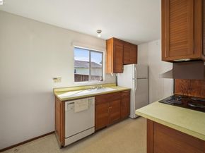 36113 La Salle Dr, Newark CA 94560